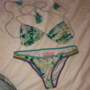 Victoria’s Secret bikini